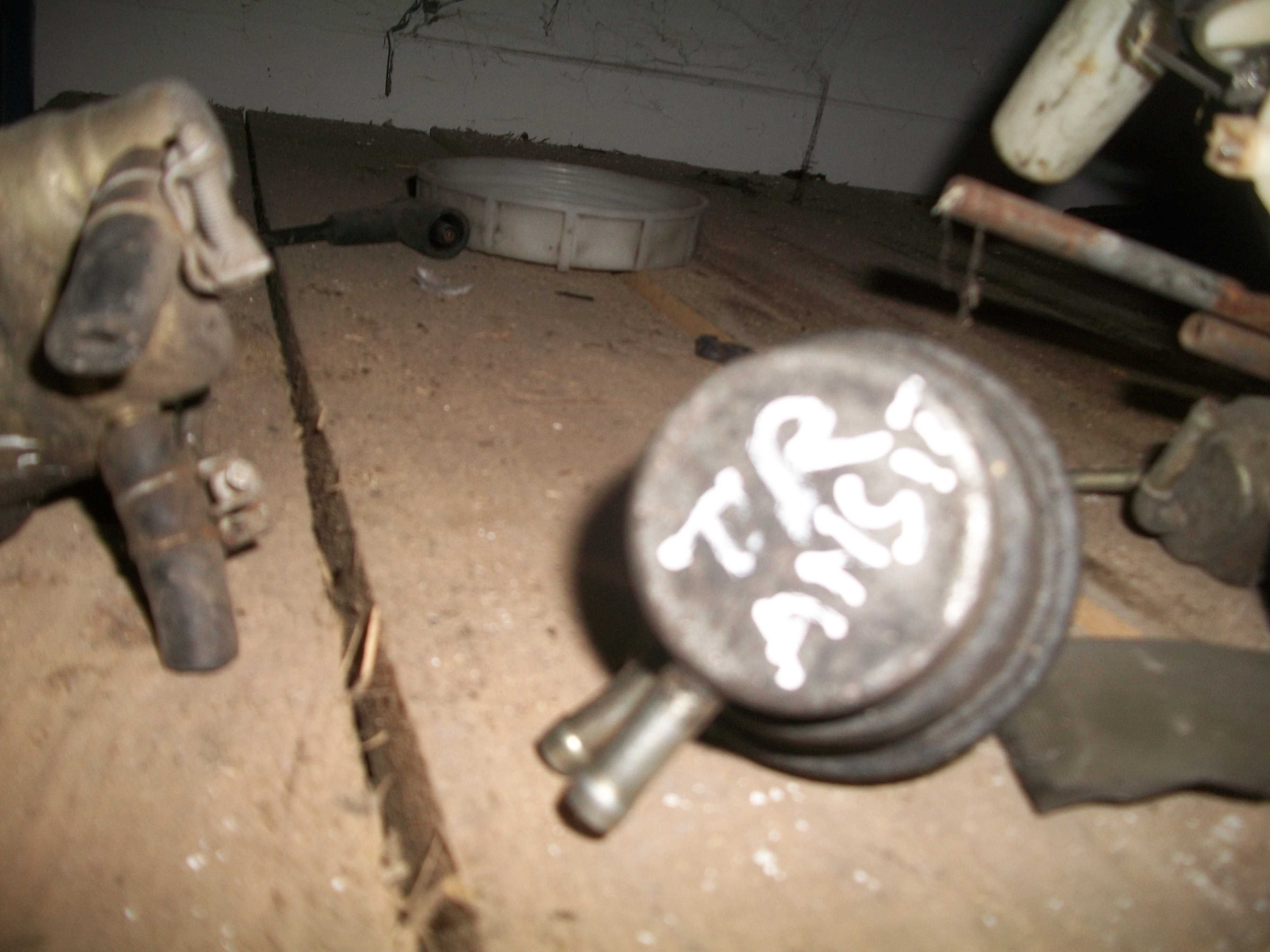 бензонасос  Nissan Sunny Micra Volvo440 Peugeot405 Ford Mondeo Transit