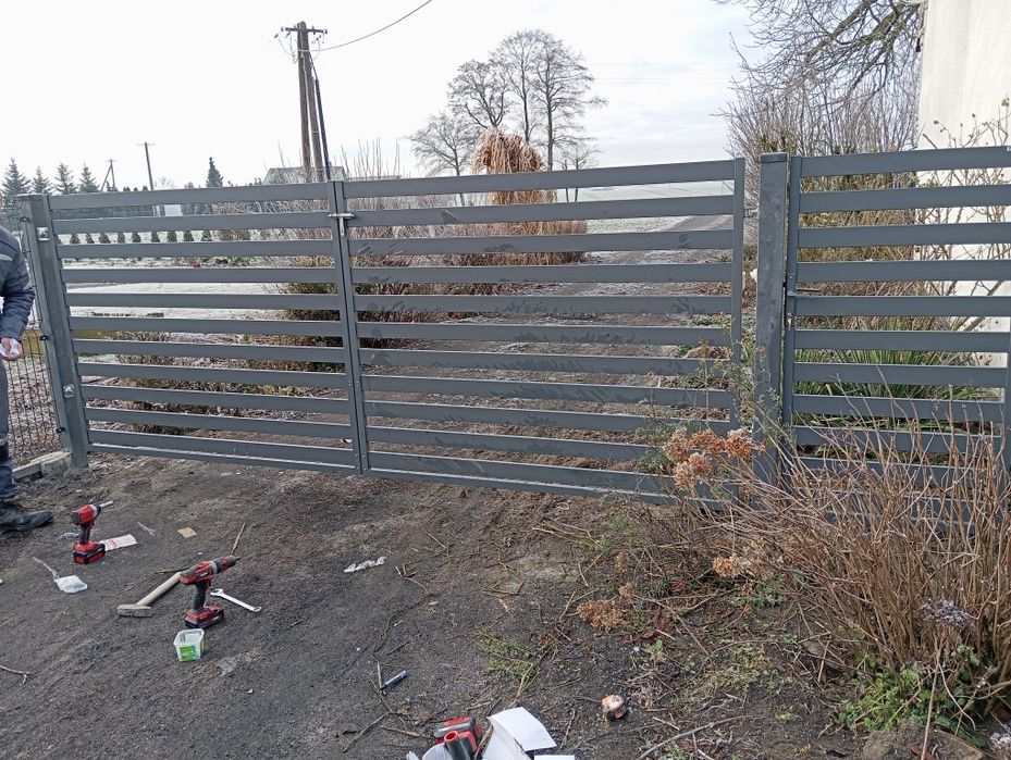 Montaż ogrodzeń systemowych