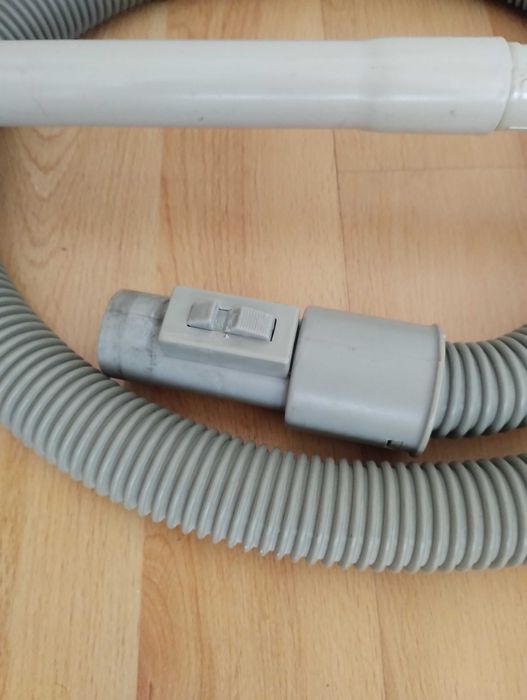 Wąż do odkurzacza Clatronic z rurą i szczotką