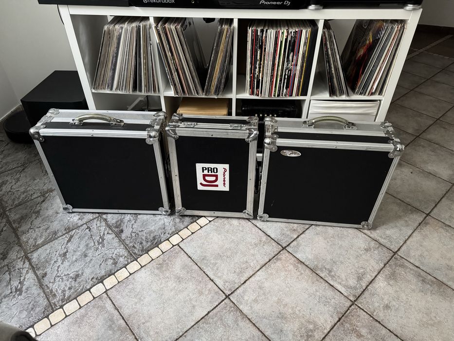 Кейси для програвачей вінілу та мікшеру