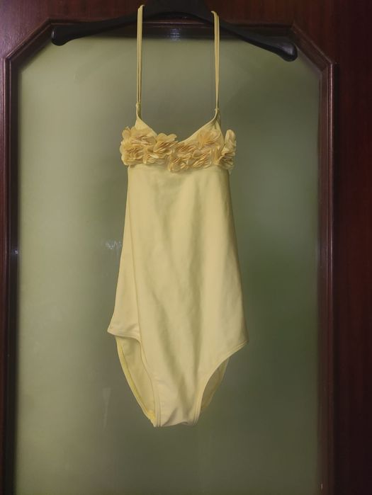 Fato de banho amarelo com flores (novo, nunca usado)