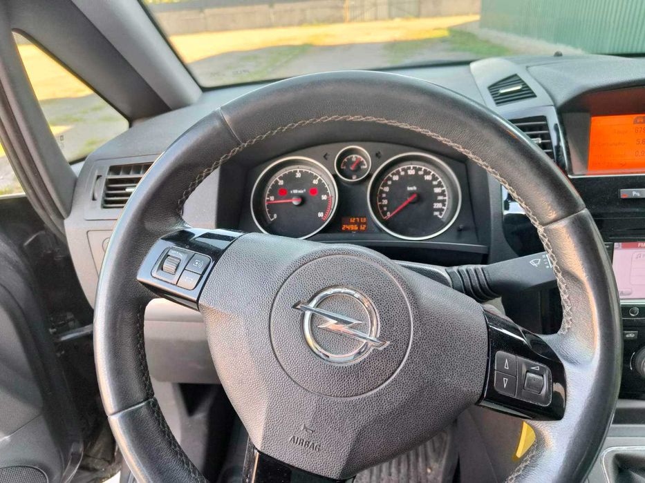 Opel Zafira 2012