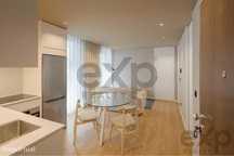 Arrenda-se apartamento excelente T2 novo, com 2 frentes, 2 terraços e