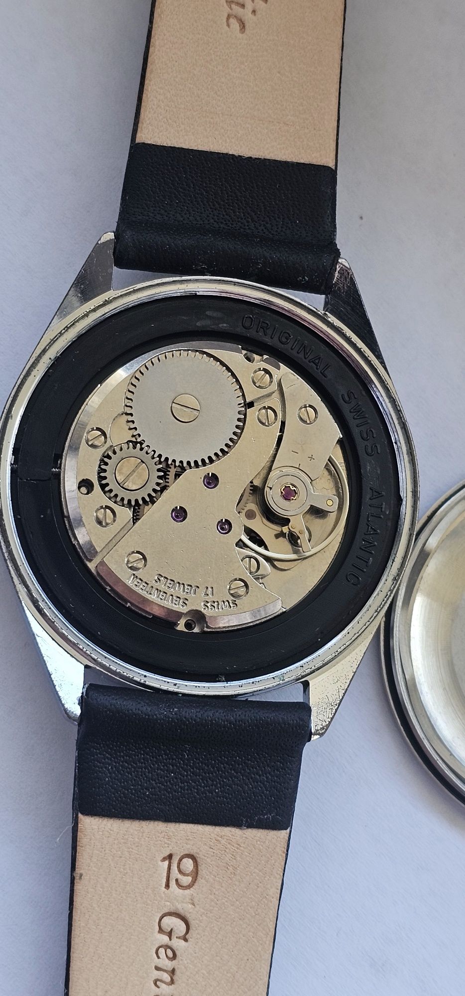 Zegarek Atlantic Wordlmaster z datownikiem