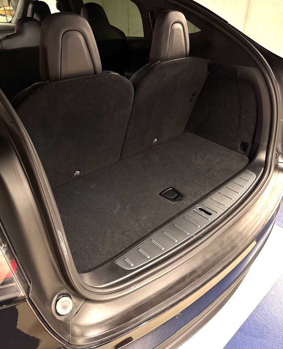 Wynajem auta SUV Tesla Model X Long Range RAVEN - 7 os. od 350zł/doba