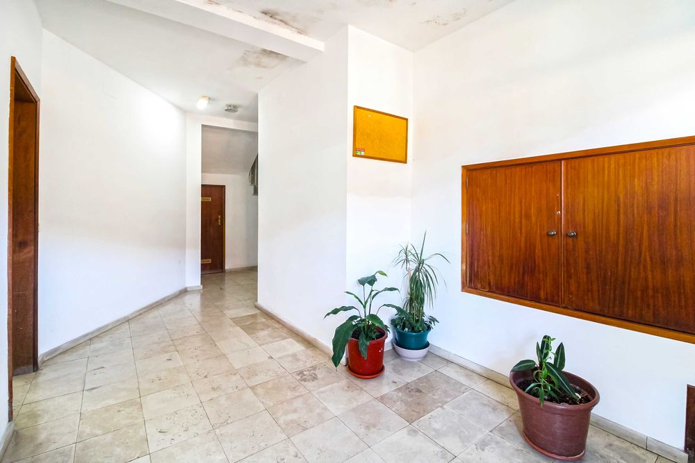 Espaçoso T1 em Baguim junto á estaçao do metro para arrendamento