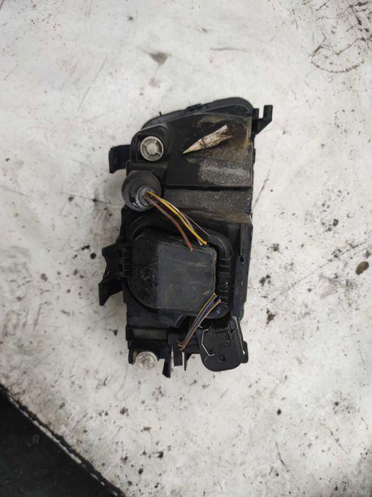 Audi A4 B5 Lampa Przednia Lewa Lewy Przód LP