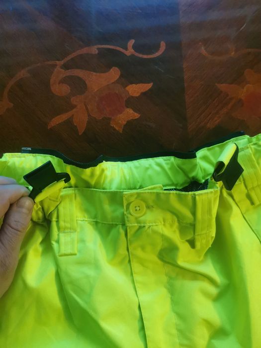 Nowe spodnie robocze Helly Hansen Workwear L/G – odblaskowe, ocieplane