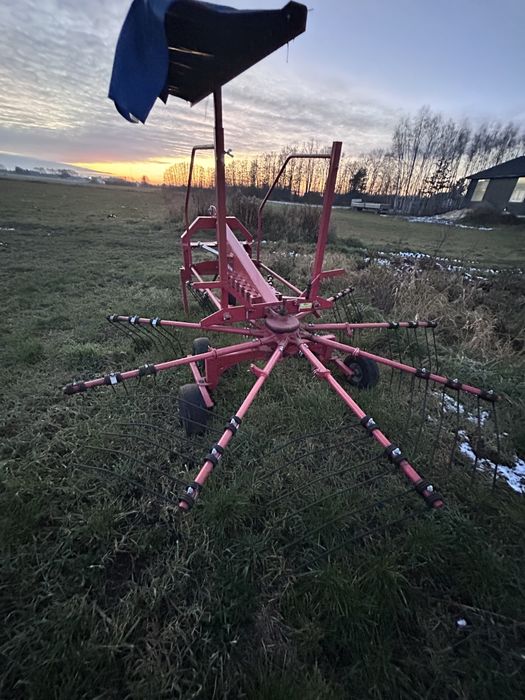 Sprzedam zgrabiarke metal technik