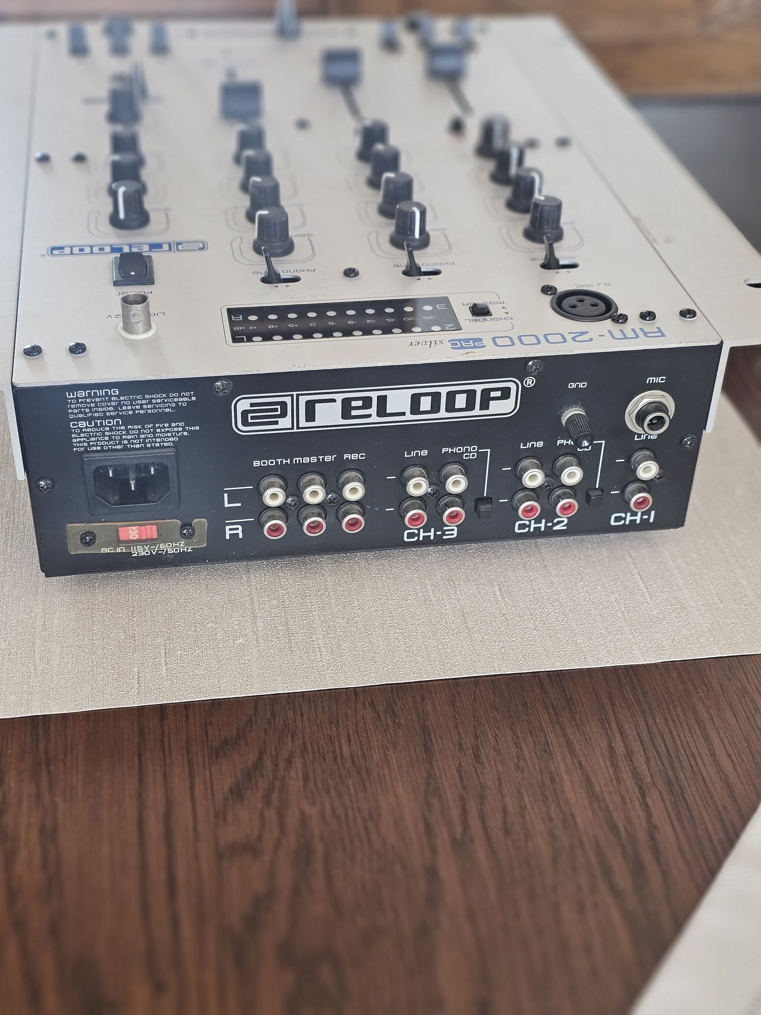 Мікшерний пульт reloop