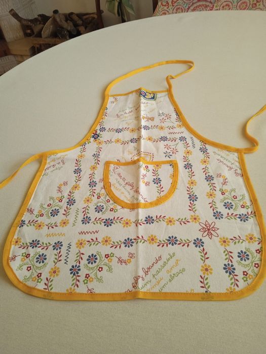 Vários artigos artesanais.