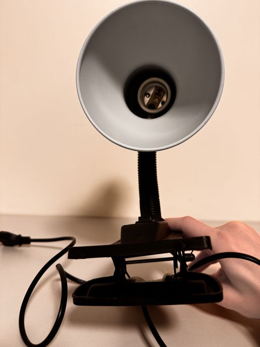 Лампа настільна на прищепці