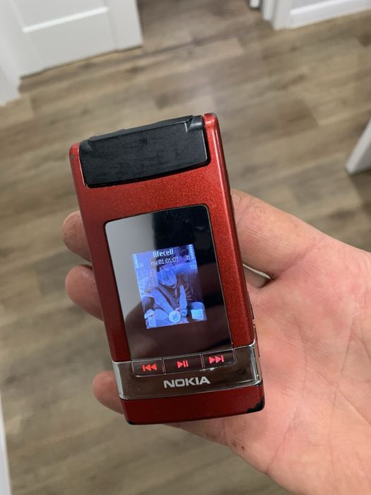 Продам нокіа n76 , e51 робочі, під відновлення н76 ,е51