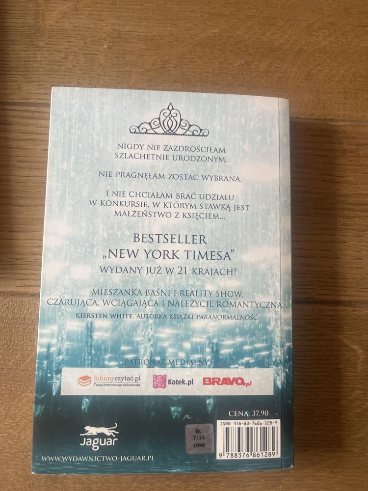 książki ,,Rywalki” i ,,Elita’’ Kiera Cass