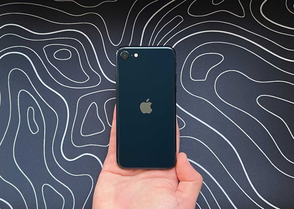 Дешевый - iPhone SE 2022 - 128 гб - NEVERLOCK - 100% АКБ - MIDNIGHT