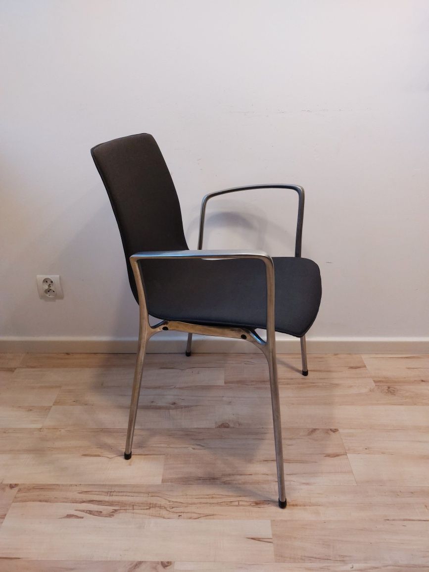krzesło marki Kusch Co super design tapicerowane metalowe