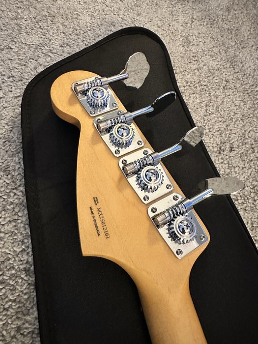 Fender Player II Mustang Bass + Gigbag Fender FBSS-610 + LaBella Flats