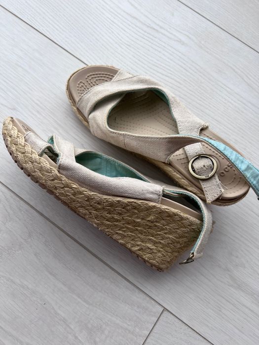 Босоніжки жіночі crocs