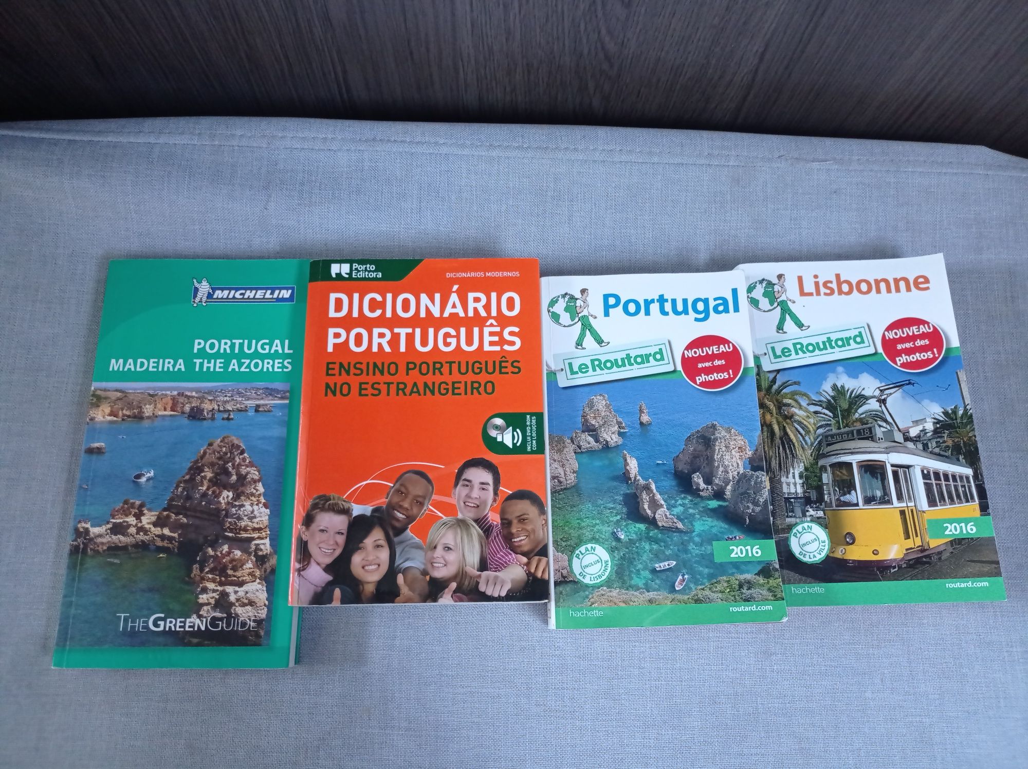 Lot de livros  com novos