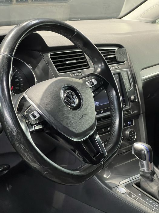 Volksvagen e golf 7 2015