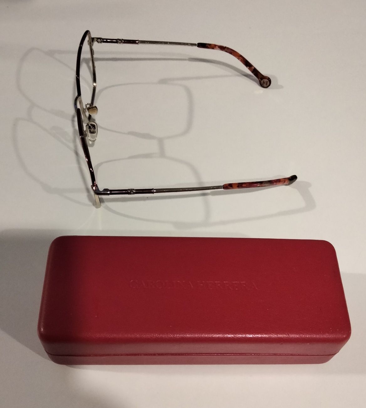 Óculos Carolina Herrera sem lentes
