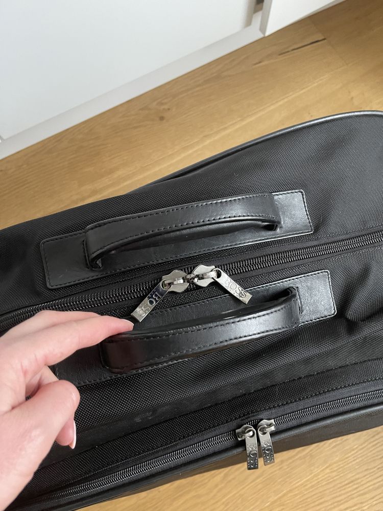 Torba podróżna Boss spora jamnik na kółkach z rączką wysuwaną