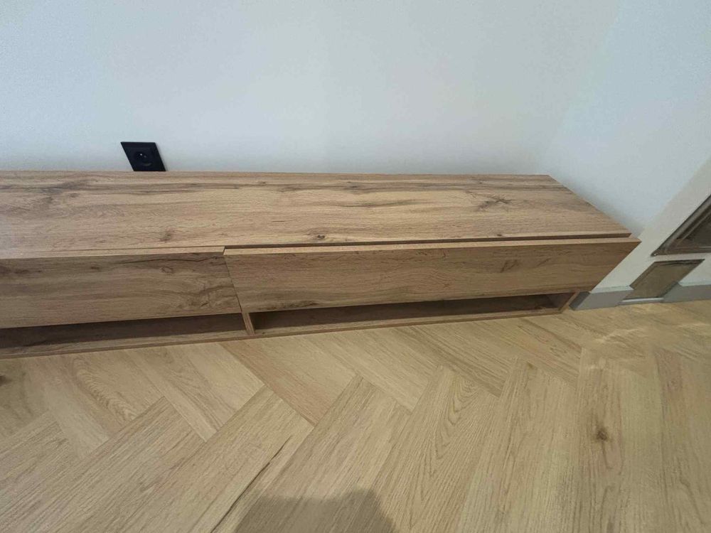 Szafka RTV kolor dąb stan bardzo dobry
