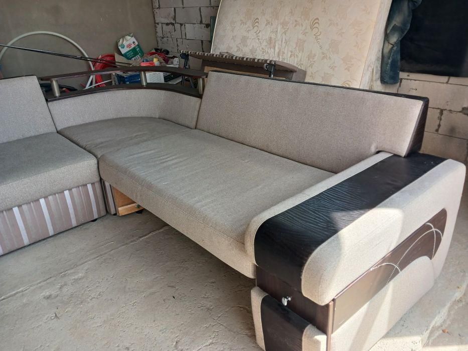 Угловой диван. 2.70 на 160