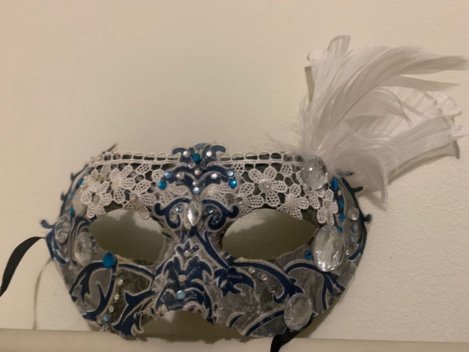 Маска карнавальна