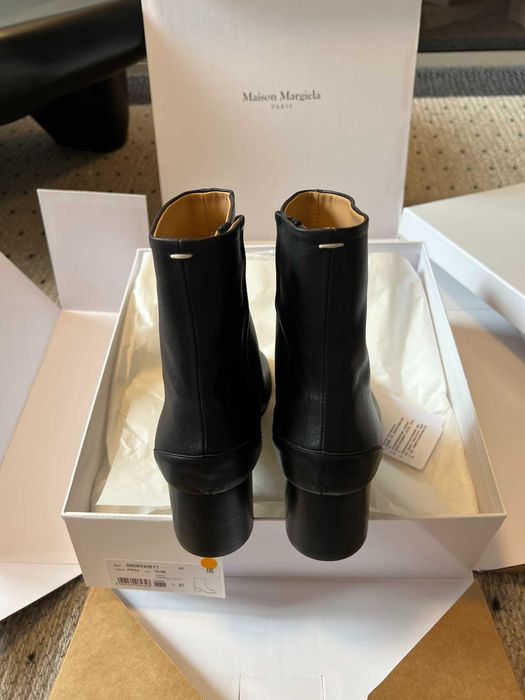 Krótkie botki Maison Margiela wykonane z czarnej skóry naturalnej r.38