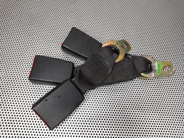 Encaixe de cinto trás esquerdo BMW 3 Touring (E46)