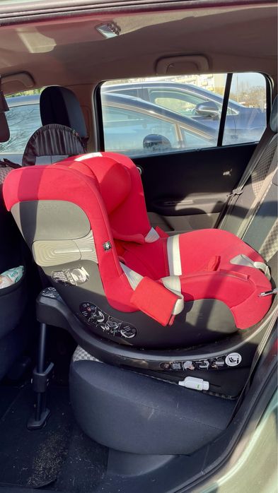 Sprzedam fotelik obrotowy Cybex.