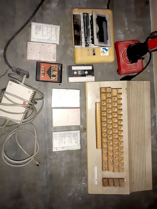 Commodore 64, kompletne z grami