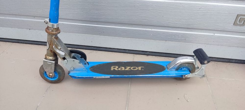 Самокат Razor Spark синій гол