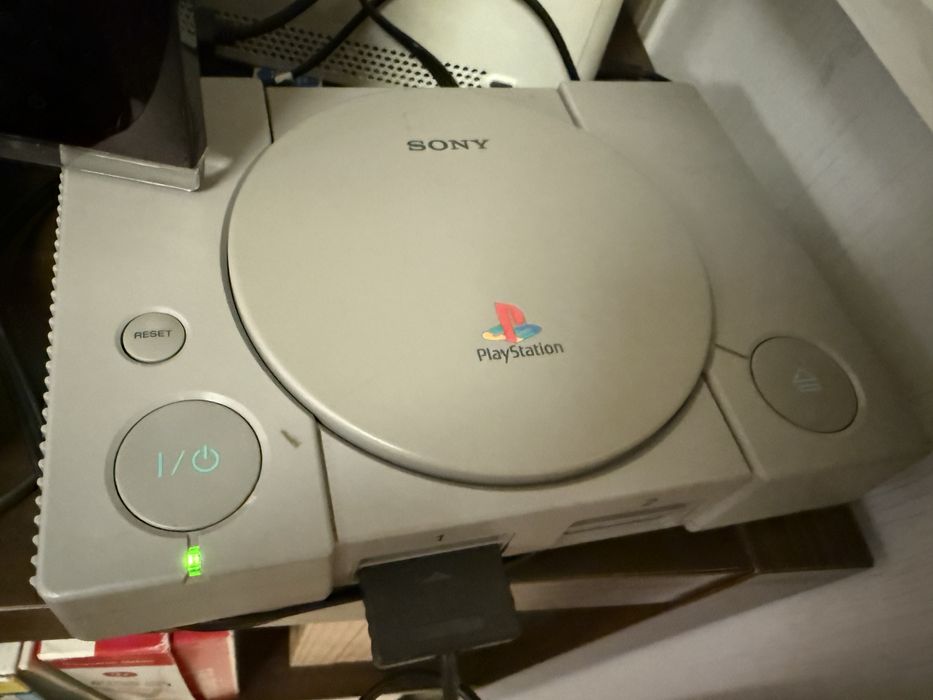 Vendo PS 1 Classica com dois comandos