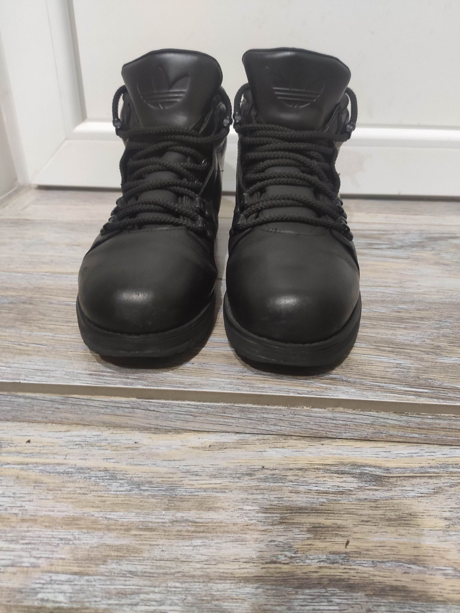 Продам оригінальні чоловічі ботинки Adidas