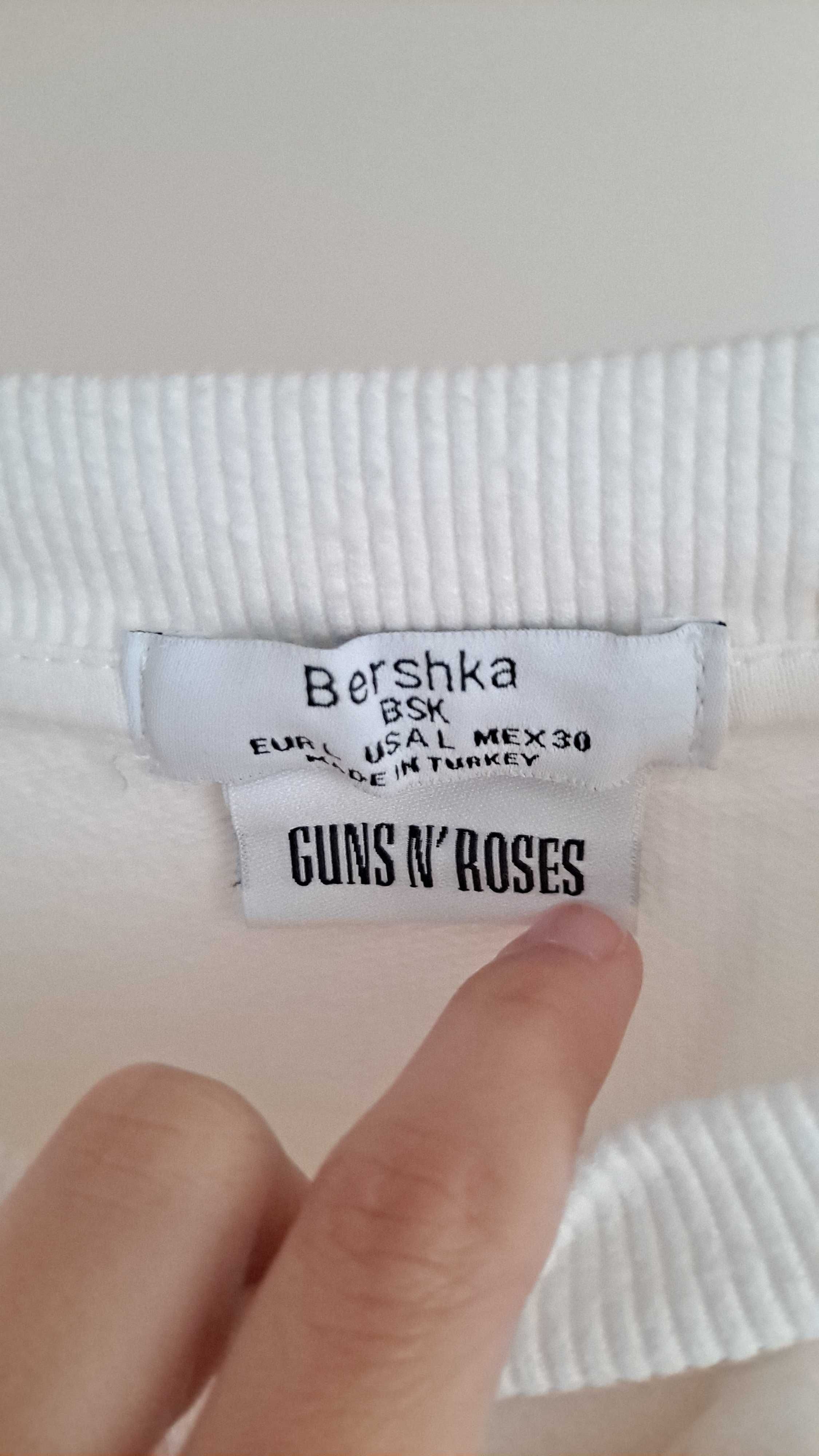 Sweatshirt Bershka Guns n' Roses Tam. L (COMO NOVA)