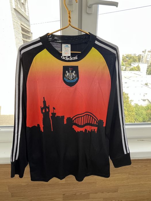 Вінтажний лонгслів Adidas Newcastle