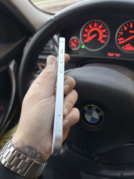 Iphone 15 на 128 идеал .