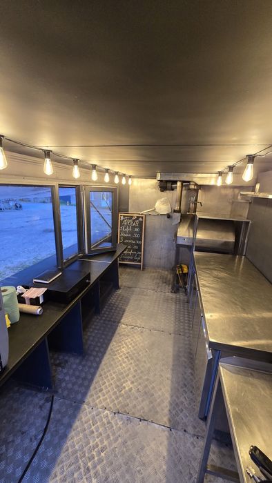 Фудтрак food truck кухня на колесах торговий причіп