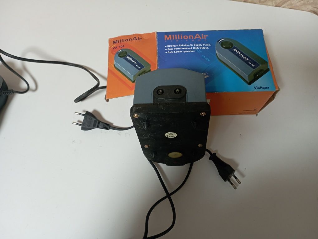 Аквариумный компрессор с регулировкой.

ViaAqua VA-704  – двухканальны