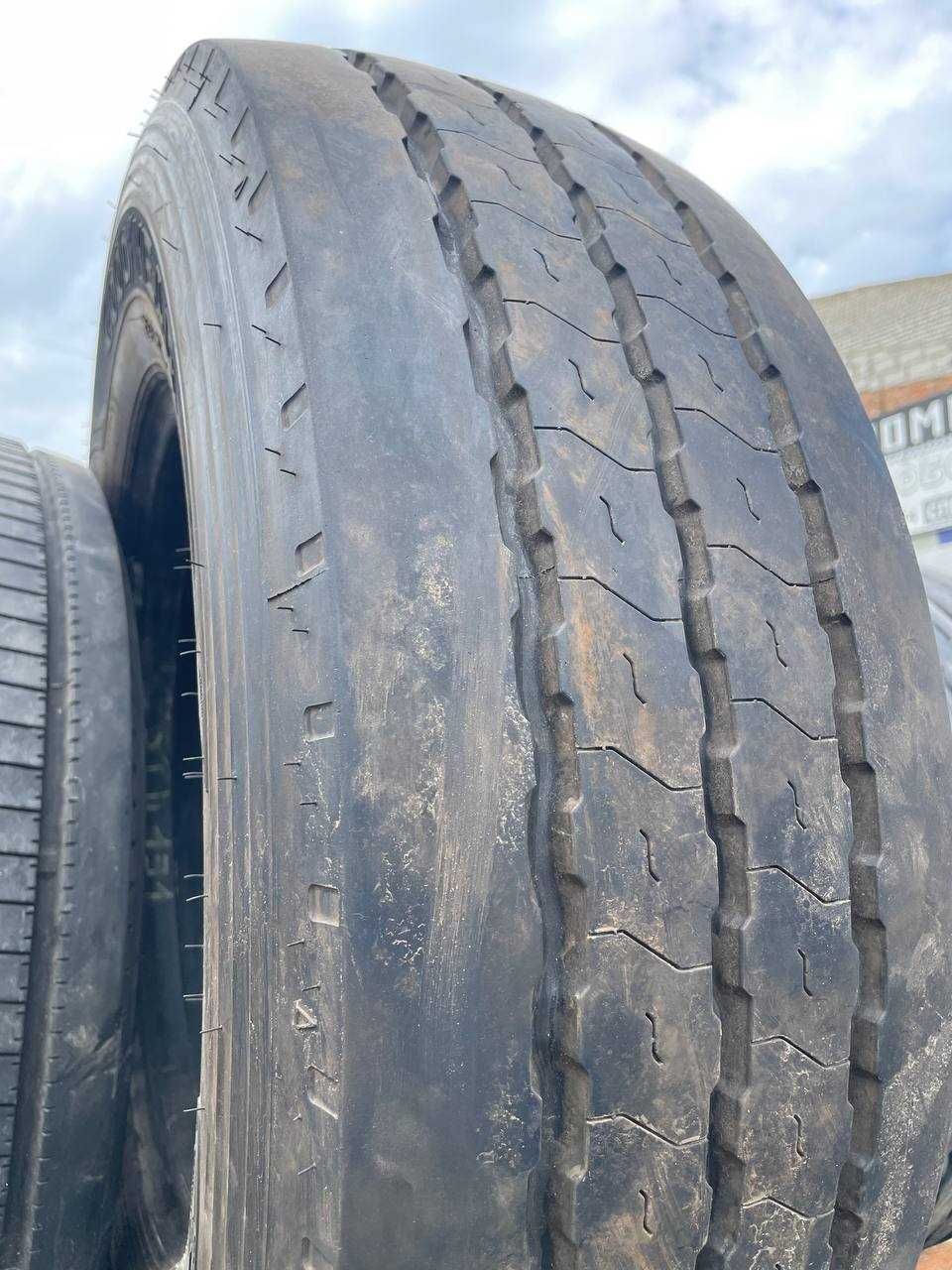 Good Year 235/75R17.5