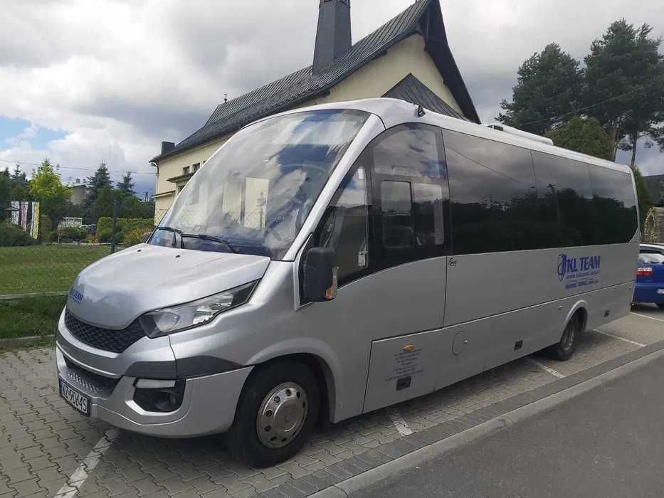 wynajem autokarów, busów Warszawa, cała Polska, Zagranica