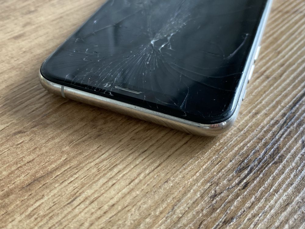 Iphone Xs silver 256 Gb под ремонт