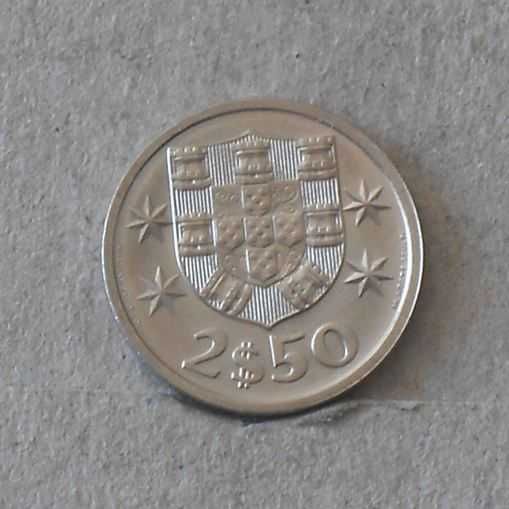 Portugal 2,5 escudos 1983 - olx X10873