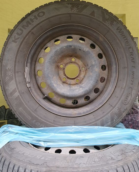 Kpl kół 16"  5x114,3 opony zima 215x70