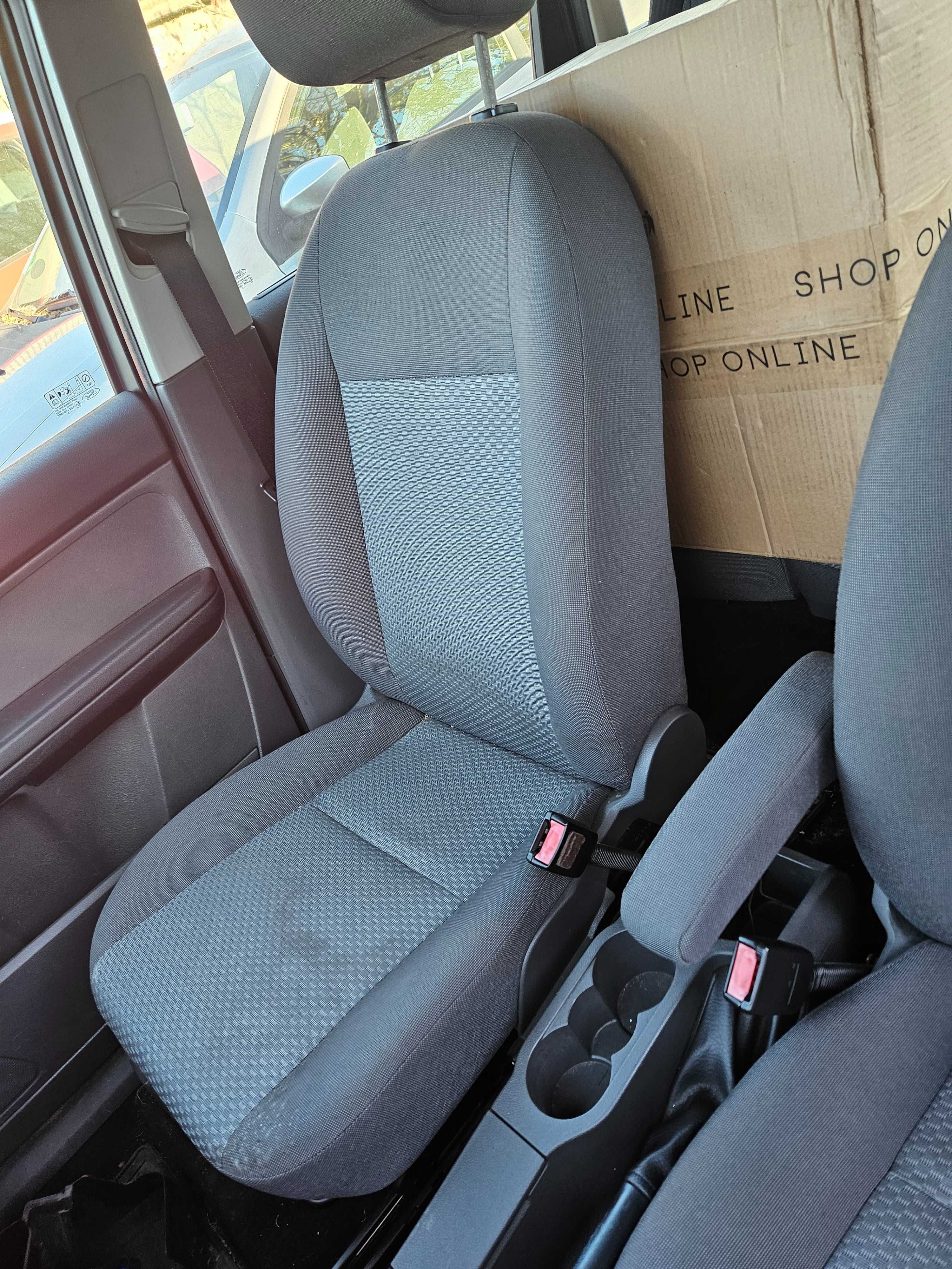 Fotel  Kierowcy pasażer  Fotele przednie Ford C-MAX Super stan