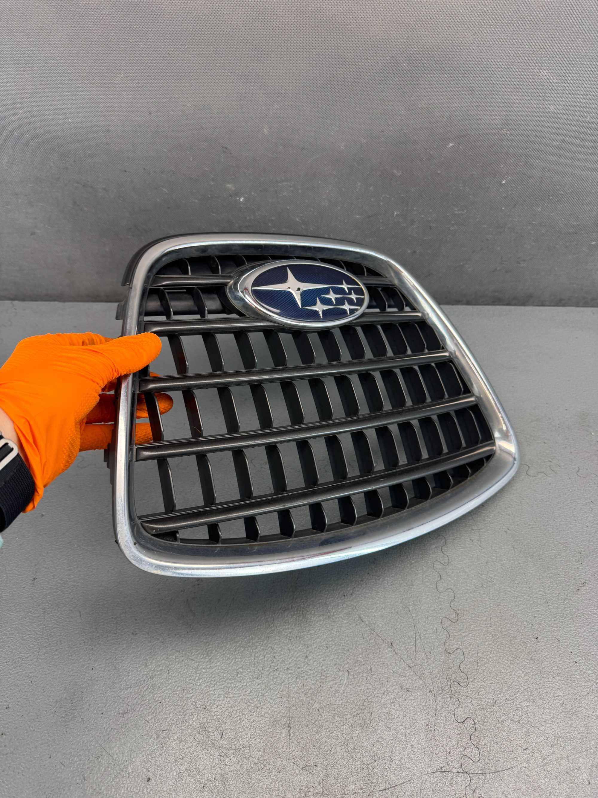 Subaru B9 Tribeca 2005-07r. Grill Atrapa Oryginał Stan BDB