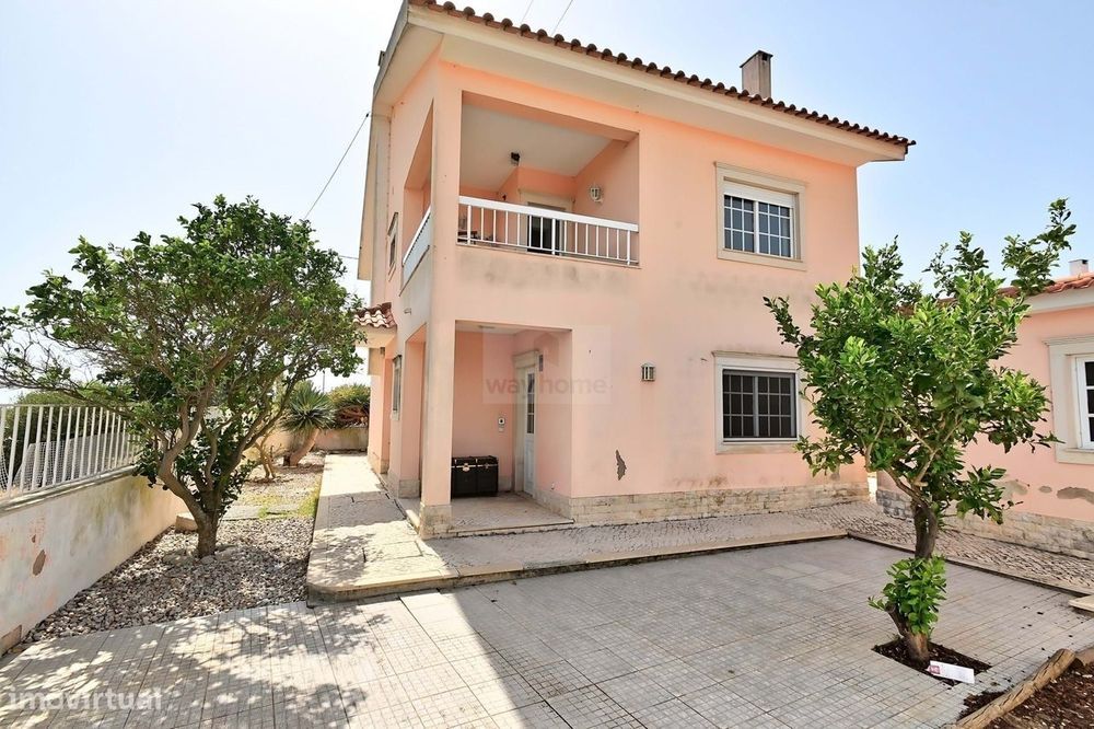 Moradia T3 | Garagem | Sotão | Jardim | Cabreiro | Alcabideche
