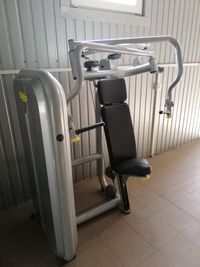 Technogym Chest Press Жим от груди